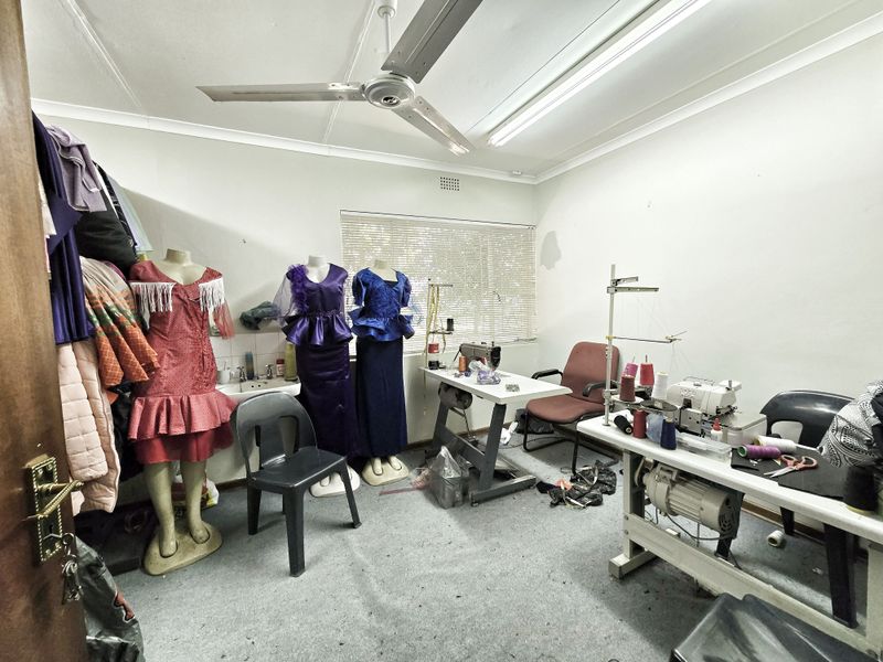 Huge Potential! - Photo 10