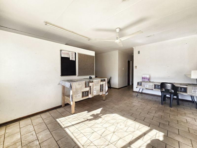 Huge Potential! - Photo 7