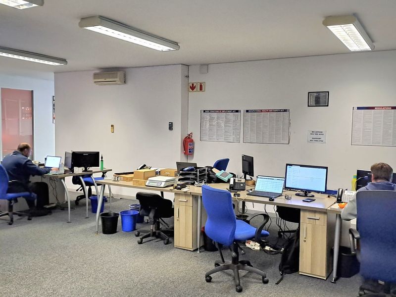 Ground Floor Office Space to let at Century Square - Photo 7