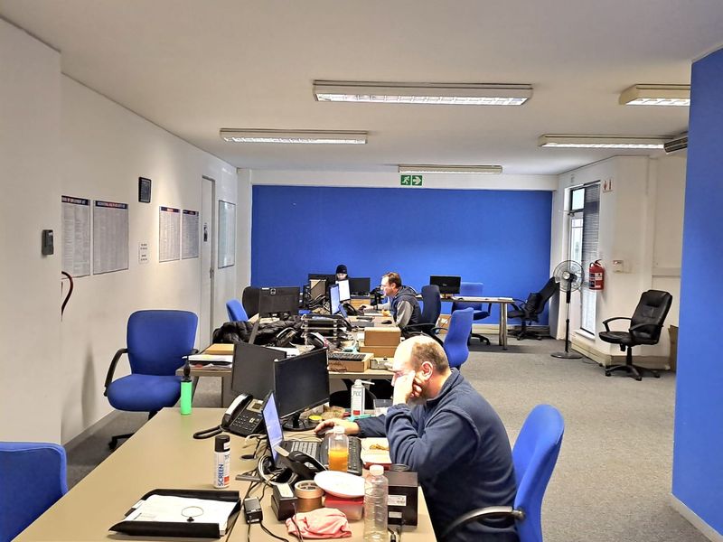 Ground Floor Office Space to let at Century Square - Photo 9