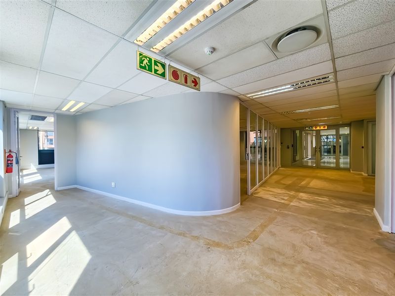 583m2 Office to Let in Constantia Office Park - Photo 7