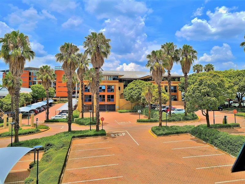 583m2 Office to Let in Constantia Office Park - Photo 2