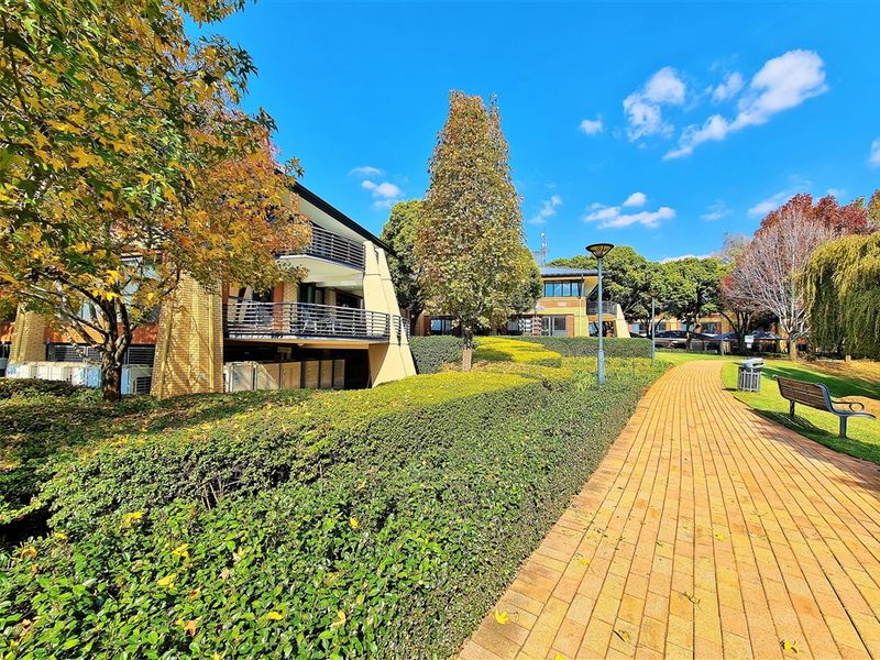583m2 Office to Let in Constantia Office Park - Photo 4