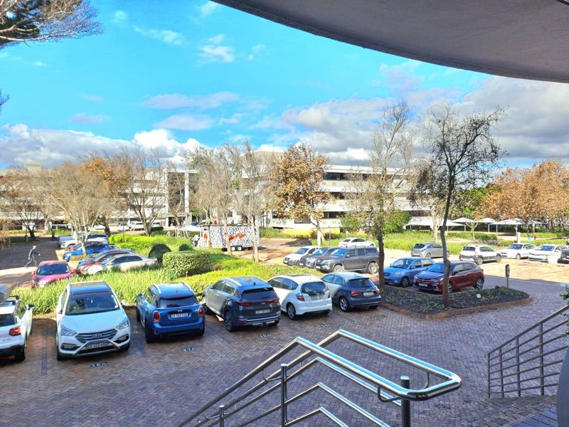 Prime 1st Floor Office Space to Let in Golf Park 1 - Photo 2