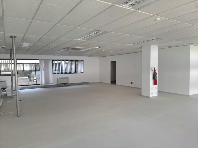 Prime 1st Floor Office Space to Let in Golf Park 1 - Photo 3