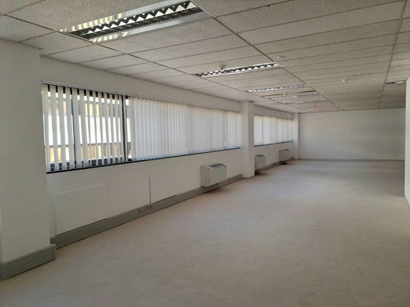 Prime 1st Floor Office Space to Let in Golf Park 1 - Photo 4