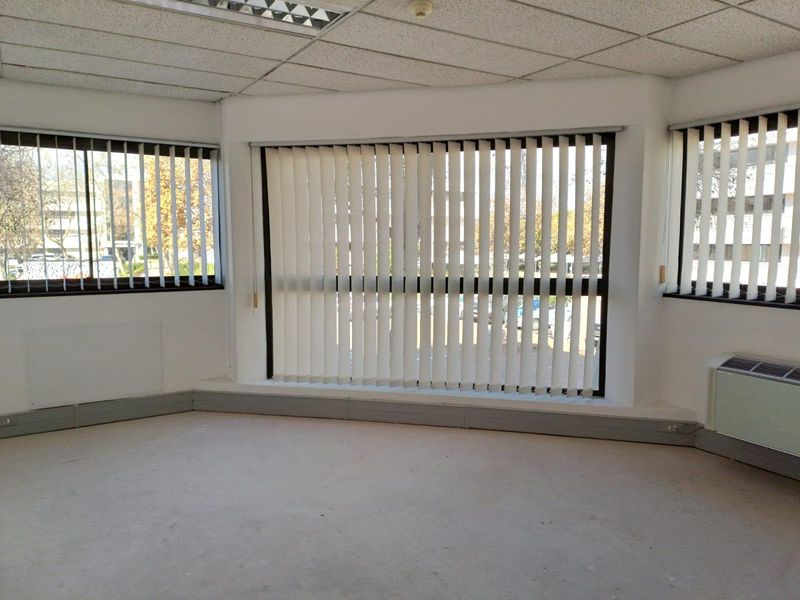 Prime 1st Floor Office Space to Let in Golf Park 1 - Photo 9