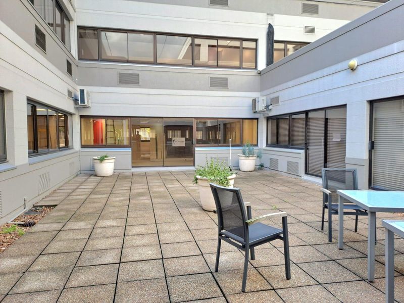 Prime 1st Floor Office Space to Let in Golf Park 1 - Photo 5