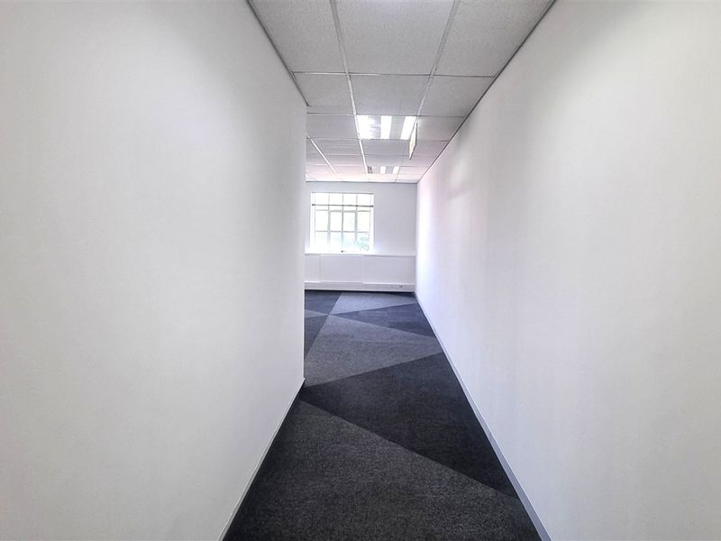 Office space to let in Hampton Office Park - Photo 4