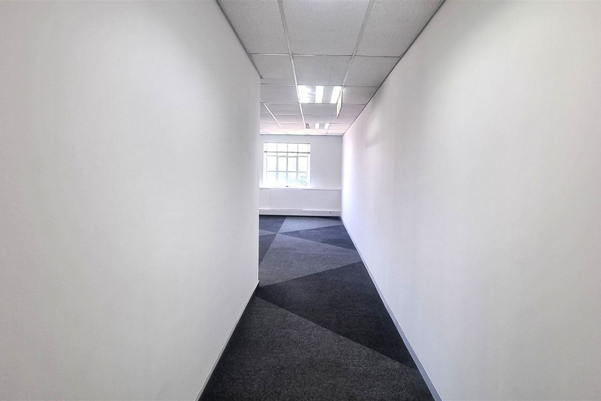 Office space to let in Hampton Office Park - Photo 4