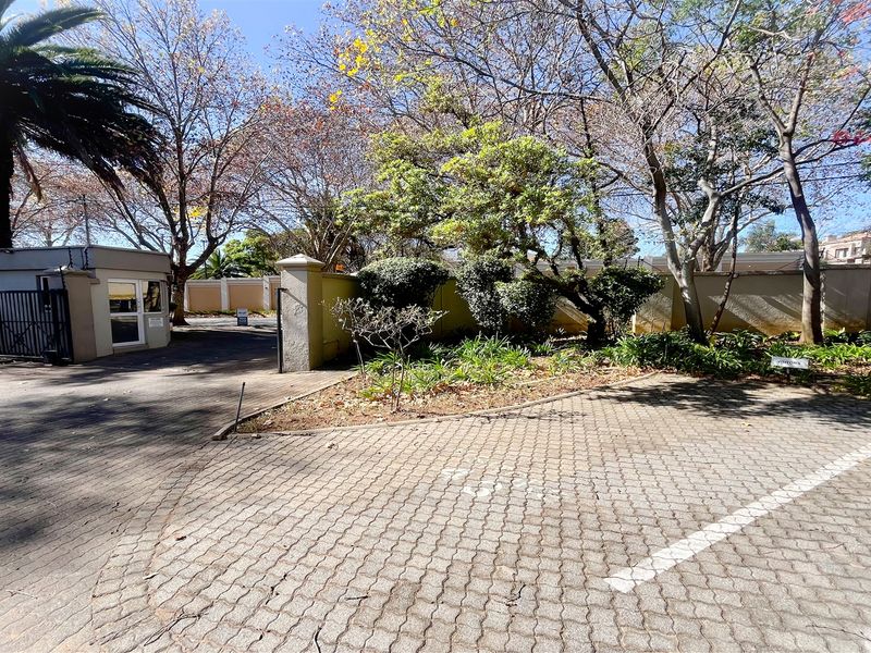 915m2 office space to let in Houghton Estate - Photo 10