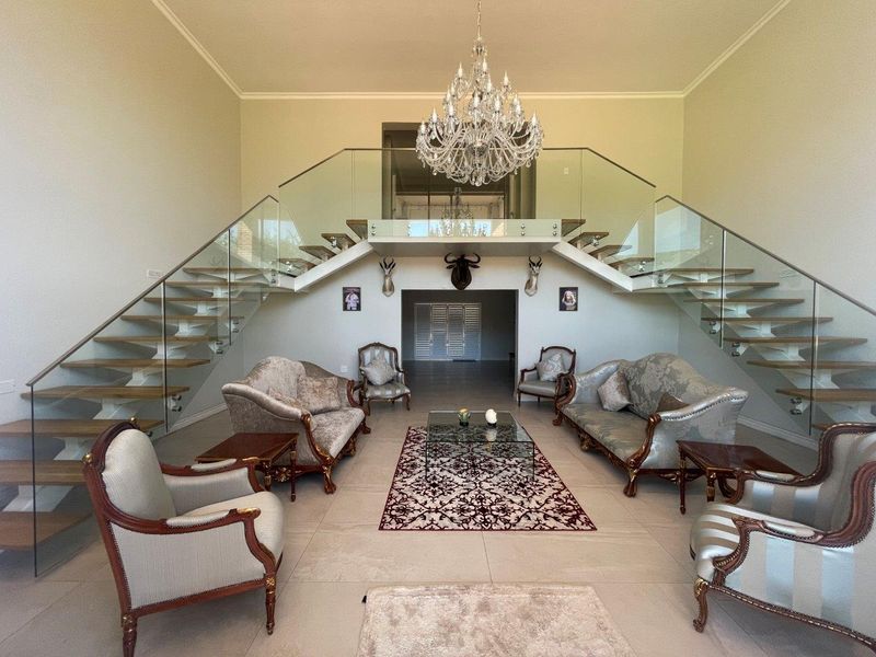 Fit for a King. - Photo 5