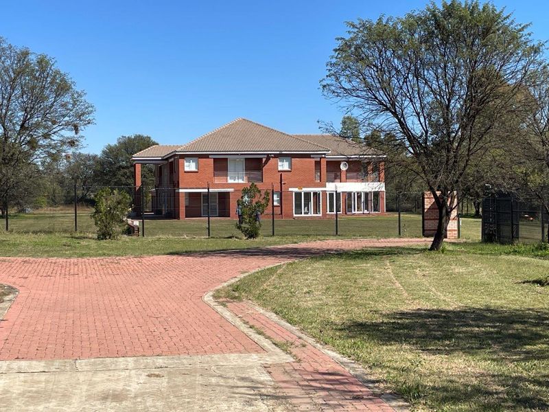 Fit for a King. - Photo 3