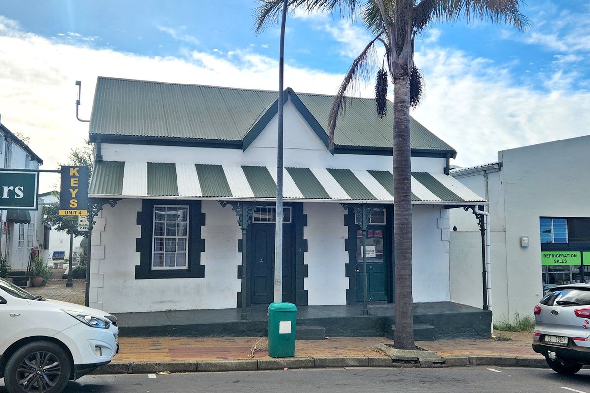 Prime Commercial Property for Sale – Die Bars Bredasdorp - Photo 4