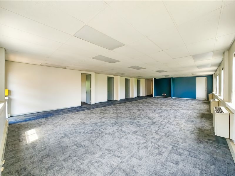 Modern 206m2 Office to Let in Fourways Golf Park - Photo 7
