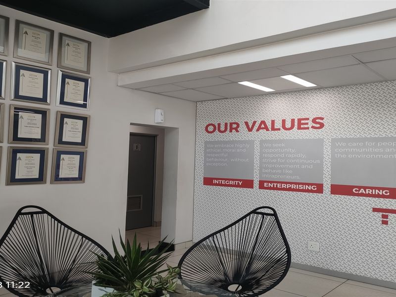 1083m2  Warehouse  - FOR SALE  or TO LEASE R10 830.00 plus vat - Photo 10
