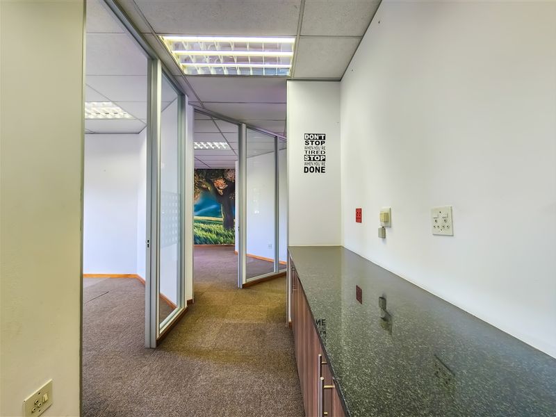 194m2 Office to Let in Constantia Office Park - Photo 8