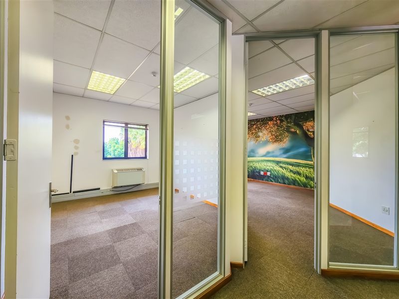 194m2 Office to Let in Constantia Office Park - Photo 9