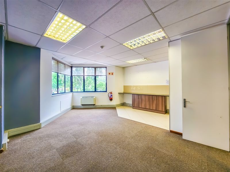 194m2 Office to Let in Constantia Office Park - Photo 4