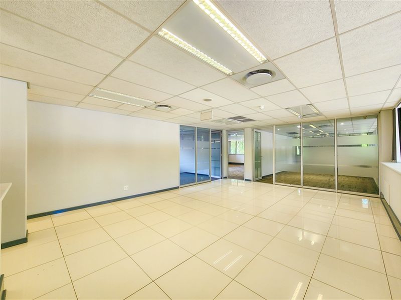1335m2 First Floor Office to Let in Constantia Office Park - Photo 7