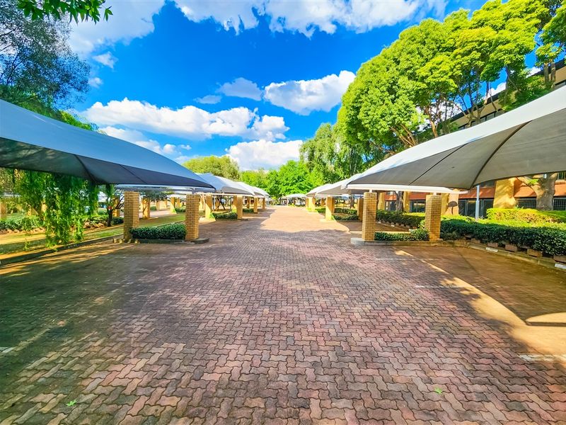 1335m2 First Floor Office to Let in Constantia Office Park - Photo 3