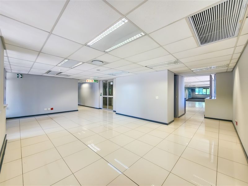 1335m2 First Floor Office to Let in Constantia Office Park - Photo 6
