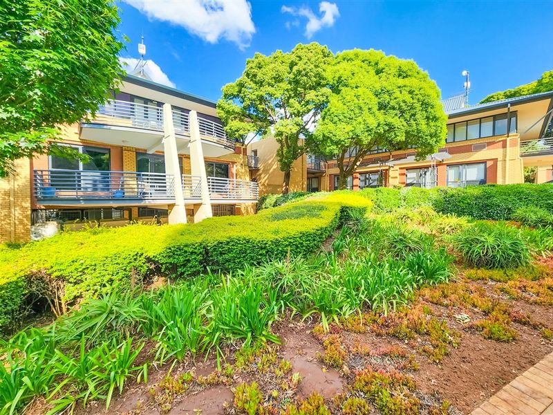 1335m2 First Floor Office to Let in Constantia Office Park - Photo 2