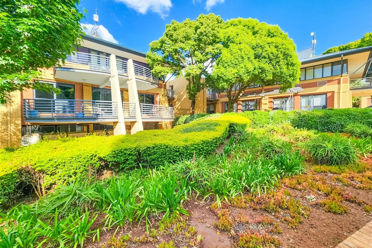 1335m2 First Floor Office to Let in Constantia Office Park - Photo 2