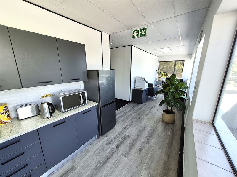 Offices to Let in Illovo, Sandton - Photo 3