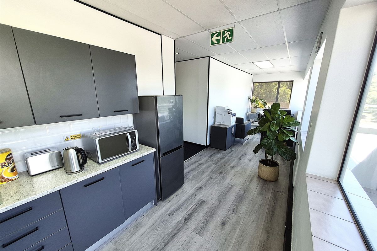 Offices to Let in Illovo, Sandton - Photo 3