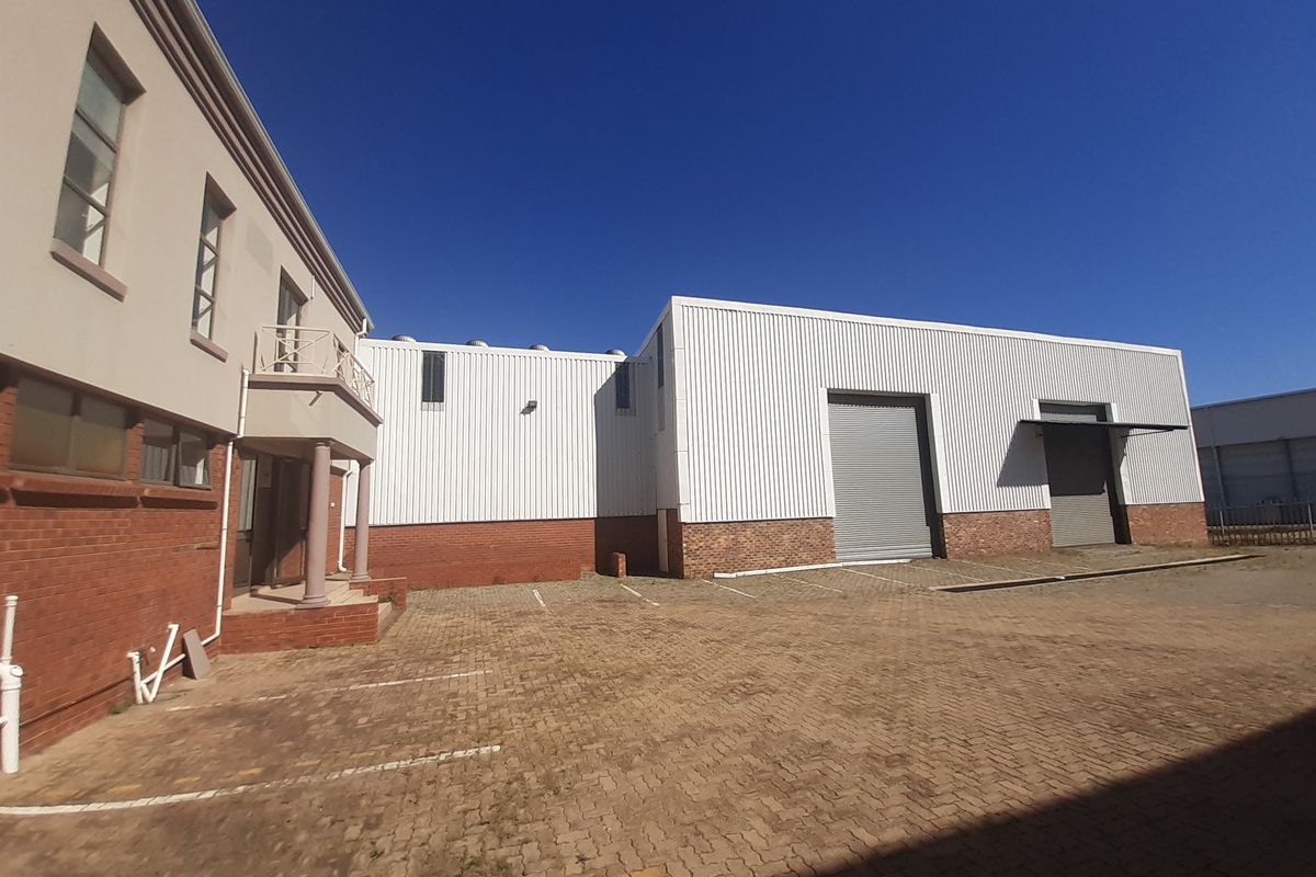Warehouse to let in Linbro Park - Photo 5