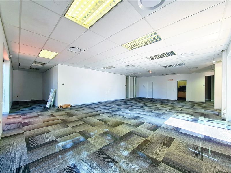 261m2 Office to Let in Coldstream Office Park - Photo 9