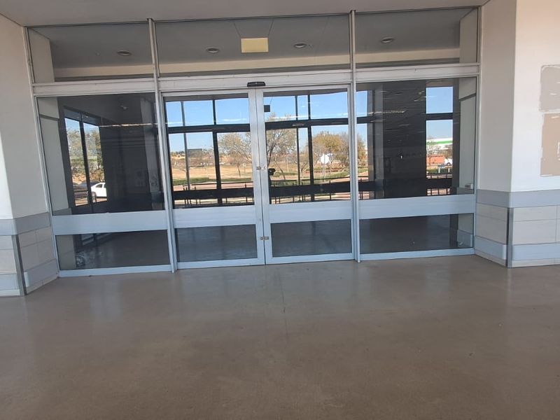3956m2 Retail space To Let in Irene - Photo 2
