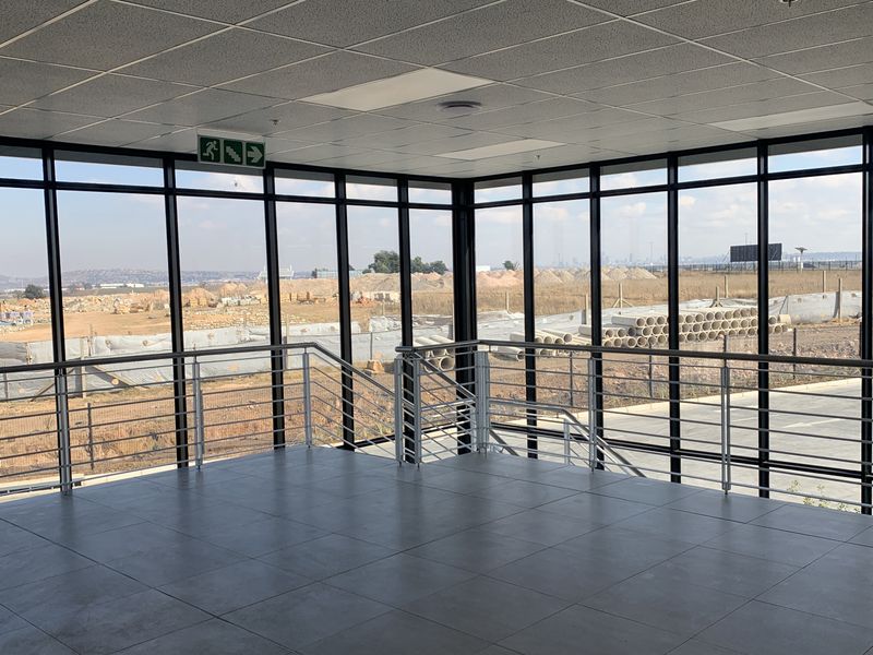 Logistics facility to let in Airport Park - Photo 8