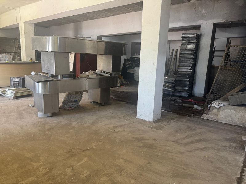 Prime Development Opportunity .Versatile Factory or Warehouse with 30 Lettable Rooms on Top Floor - Photo 4