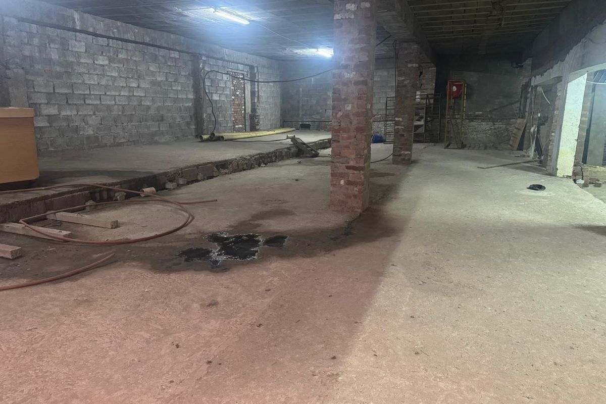 Prime Development Opportunity .Versatile Factory or Warehouse with 30 Lettable Rooms on Top Floor - Photo 5