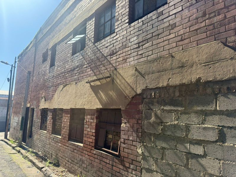 Prime Development Opportunity .Versatile Factory or Warehouse with 30 Lettable Rooms on Top Floor - Photo 9