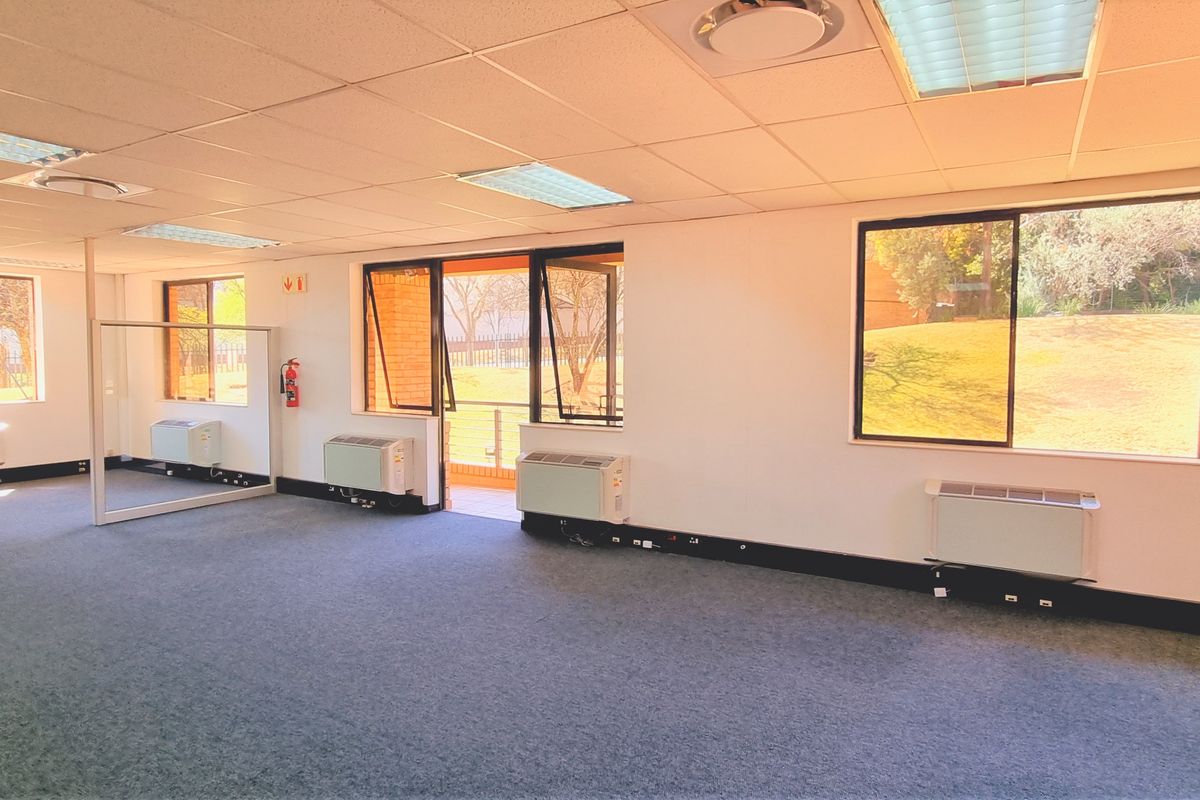 Office space to let in Fairways Office Park - Photo 4