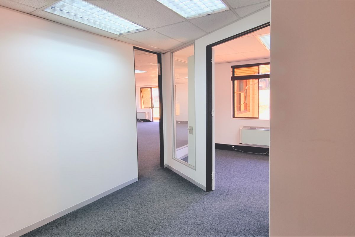 Office space to let in Fairways Office Park - Photo 3