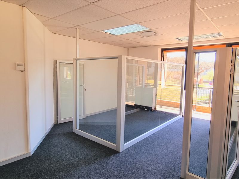 Office space to let in Fairways Office Park - Photo 7