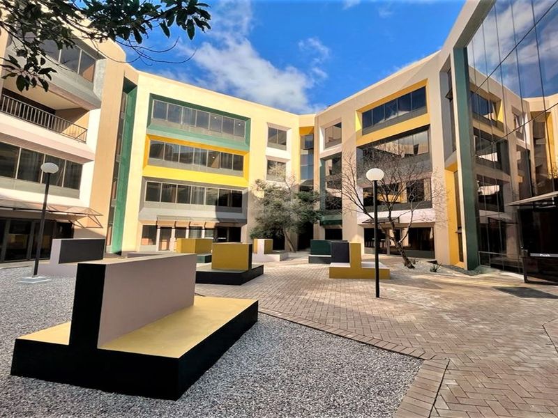 161m2 office space to let in Parktown - Photo 5