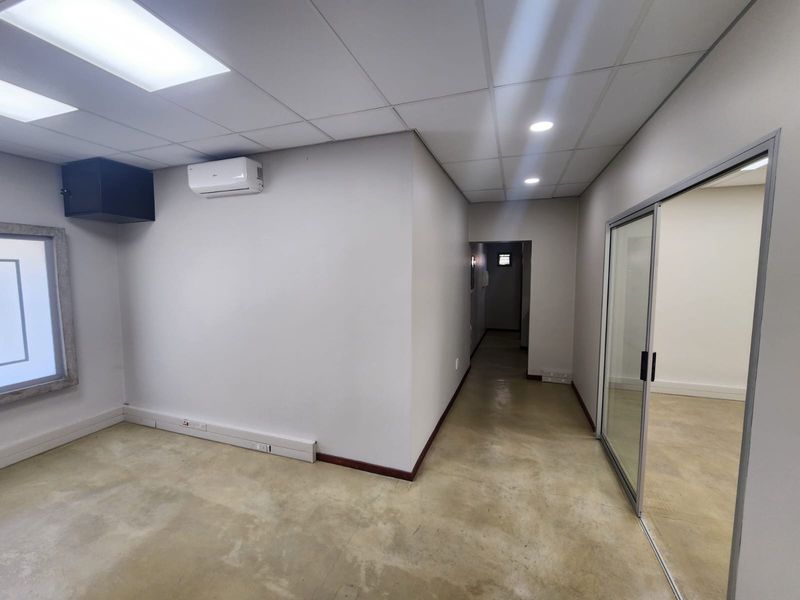 High end office space - Photo 4