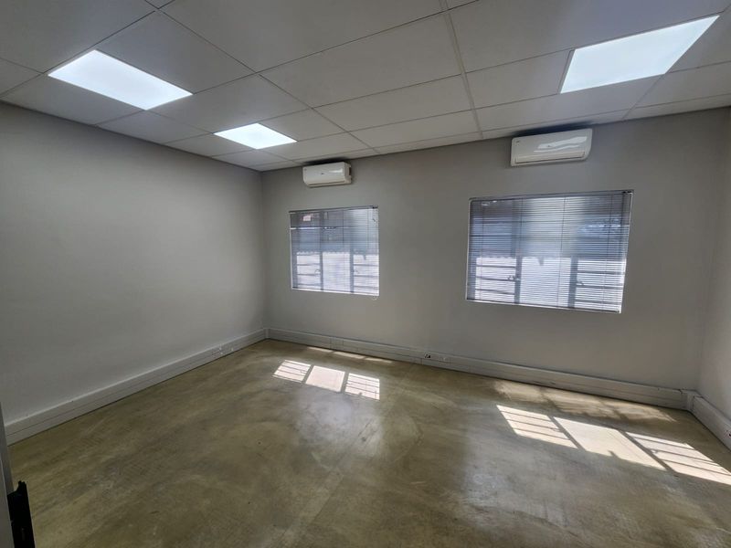 High end office space - Photo 3