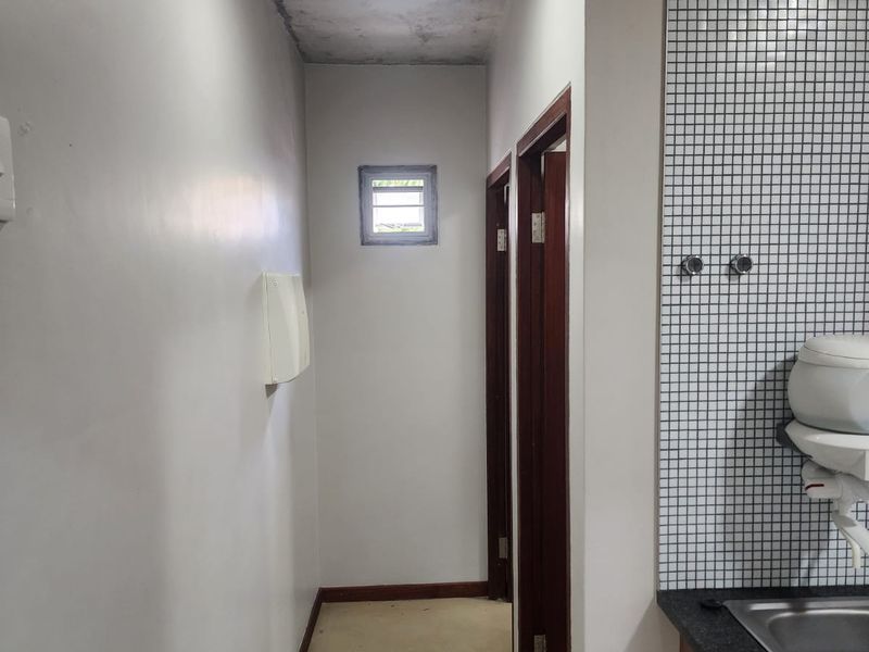 High end office space - Photo 8