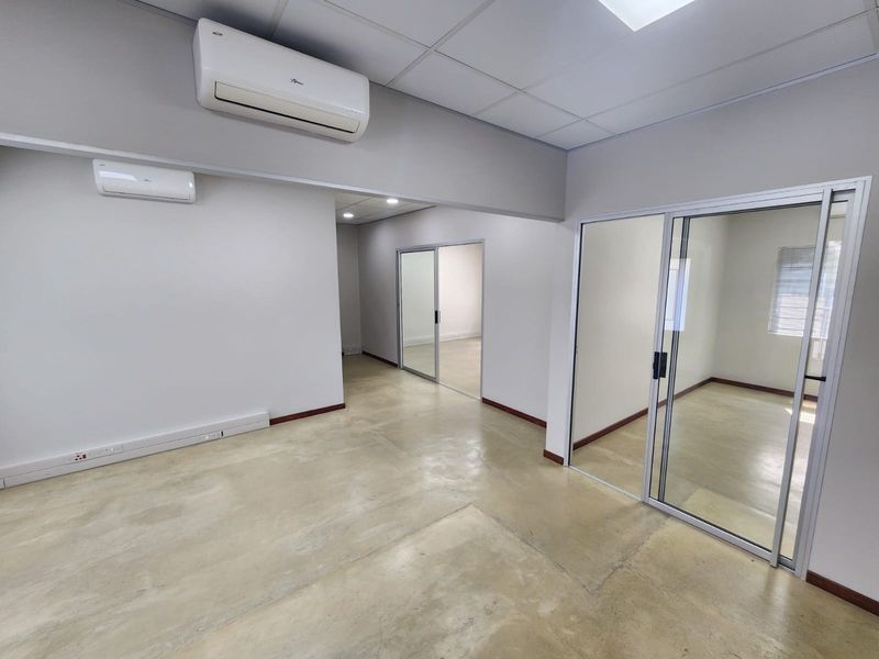 High end office space - Photo 7