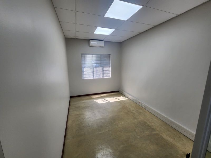 High end office space - Photo 6