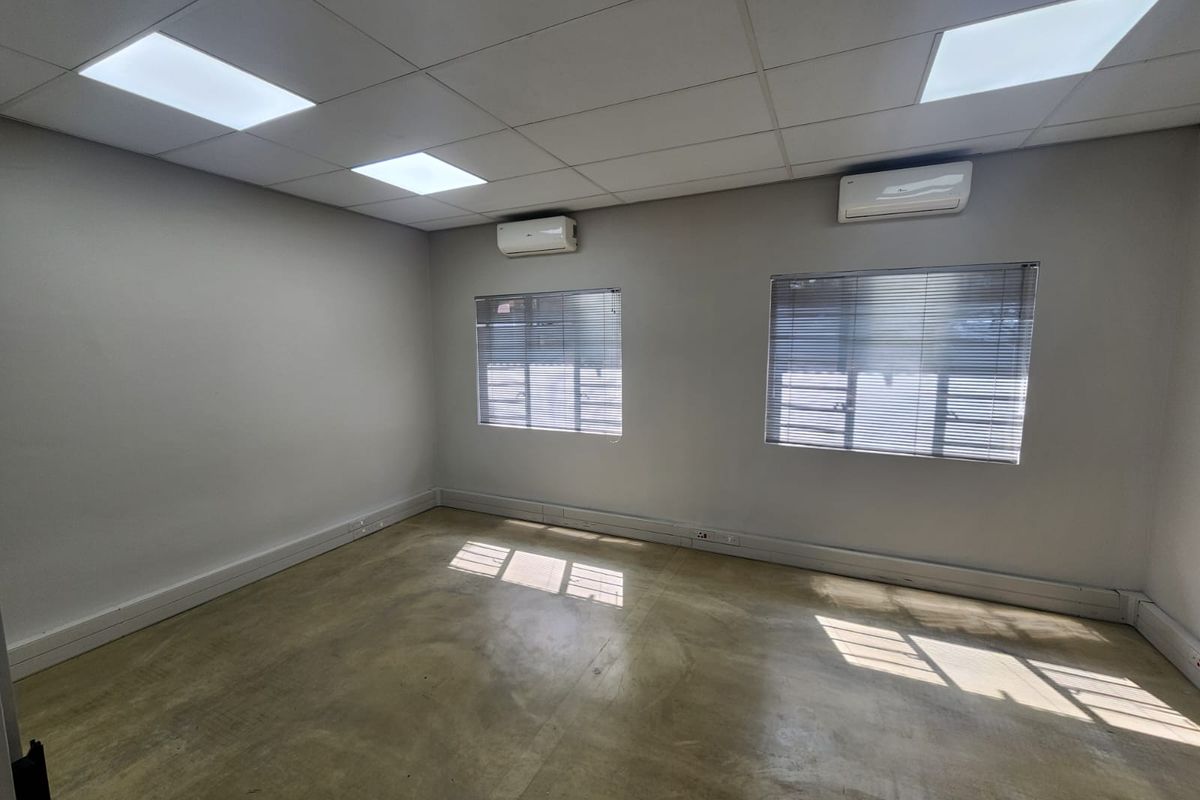 High end office space - Photo 3
