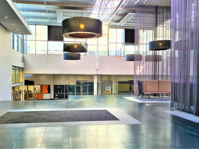 UPPER EAST SIDE | PRIME COMMERCIAL | WELL-APPOINTED | DOUBLE TREE HOTEL - Photo 9