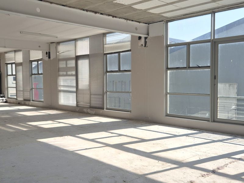 UPPER EAST SIDE | PRIME COMMERCIAL | WELL-APPOINTED | DOUBLE TREE HOTEL - Photo 3