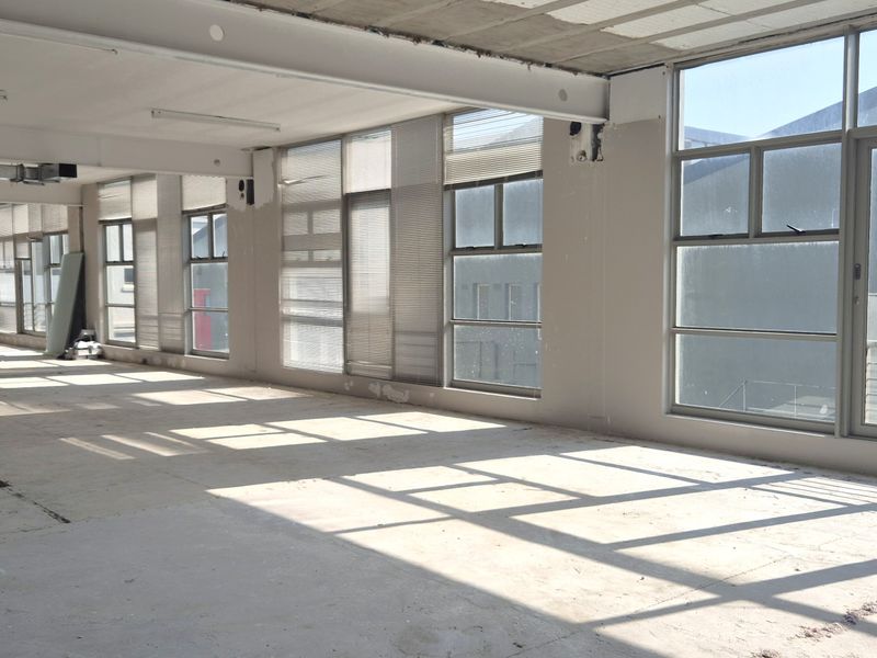 UPPER EAST SIDE | PRIME COMMERCIAL | WELL-APPOINTED | DOUBLE TREE HOTEL - Photo 4